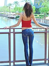 Jeans Babes: Seducing Jody nipples show through